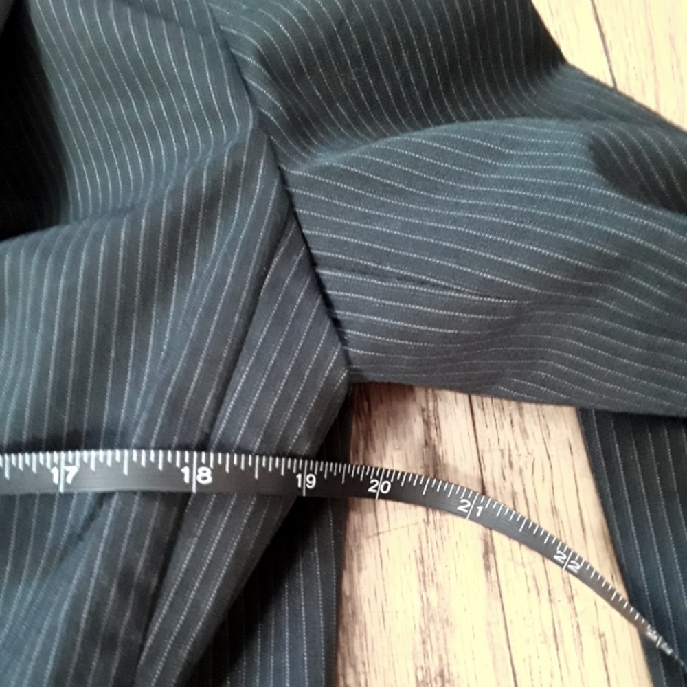 New York and Company Women's Black and White Striped Blazer Jacket. Size 8 - Picture 5 of 8